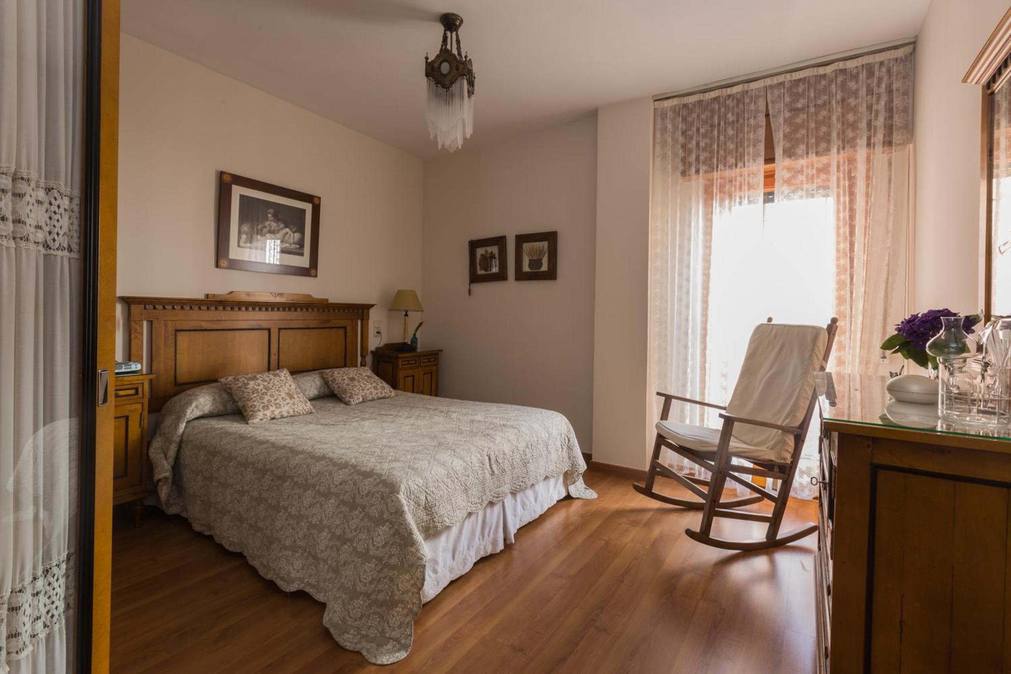 Gracia Suites - Centro Y Confort Con Parking Gratis Granada Bagian luar foto